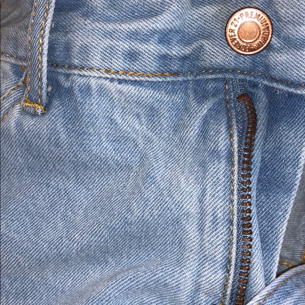 Light wash Denim Jean Frayed Shorts - Picture 2 of 6